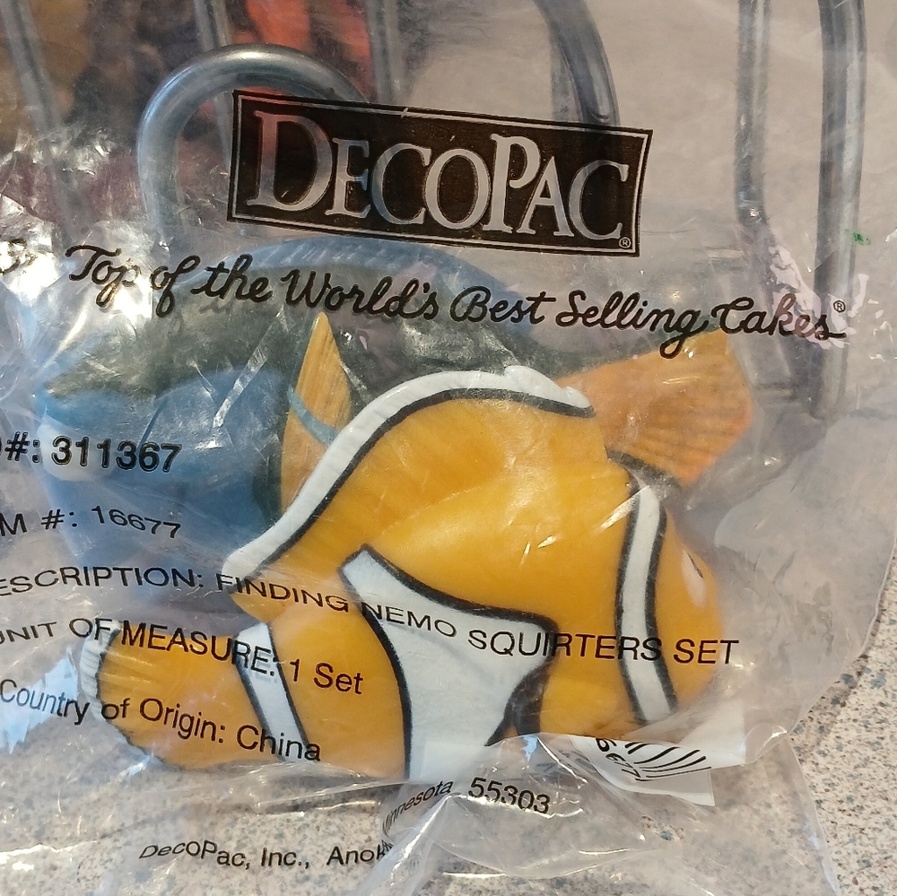 DecoPac Finding Nemo Dory Squirter Set Cake Topper New